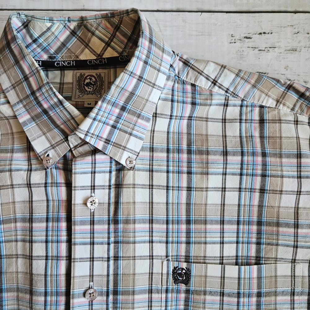 Cinch White And Blue Plaid Button Down Shirt Size Medium